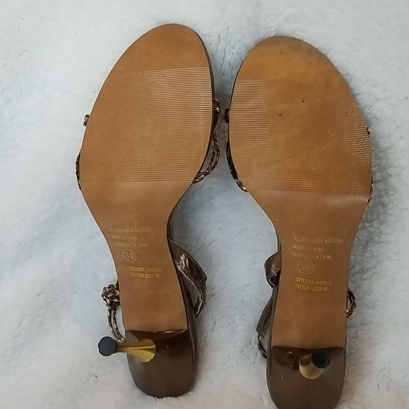 ||Spring|| Gold Heel Sandals - Picture 6 of 6